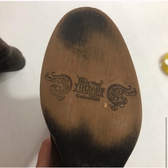 Nine West Vintage America Taupe Suede Leather Knee High Boots Low Heel 5M - Picture 4 of 5